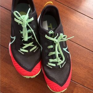 Nike Trail Black and Red Athletic Shoes with Green Accents
